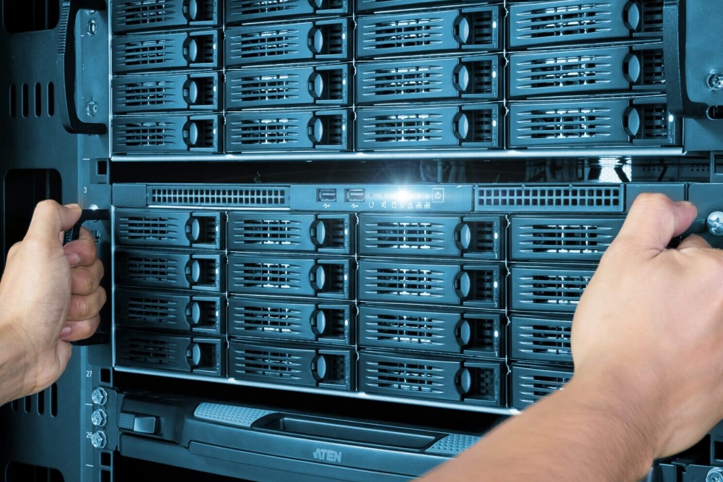 Introduction to the types and functions of web servers - centron GmbH