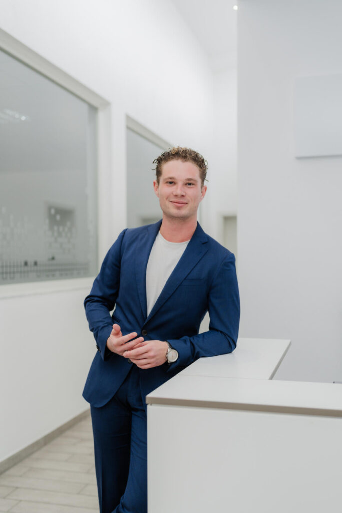 Dominik Seucan ergänzt seit Mai 2025 die Geschäftsführung der centron GmbH.